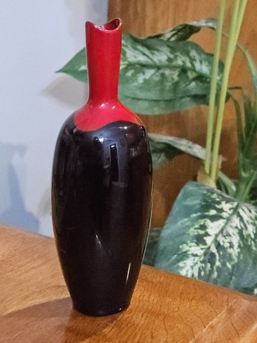 Royal doulton red black - doulton,