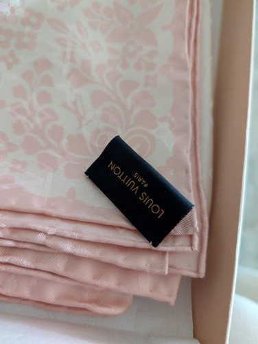 Louis vuitton pink 100 silk - louis,
