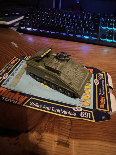 Dinky toys striker 691 - dinky,