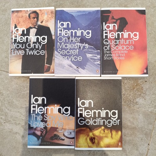 James bond 007 paperback - james,