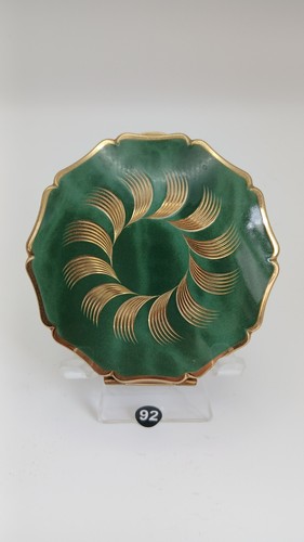 Beautiful vintage stratton - beautiful,