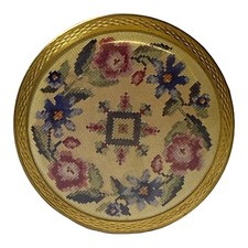 VINTAGE POWDER COMPACT ZENETTE FLORAL GOLD COLOURED B5