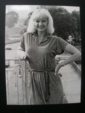 Mandy Rice-Davis "Dirty Linen" play- Original 1981 Local Press Photo 9 x 7" 5