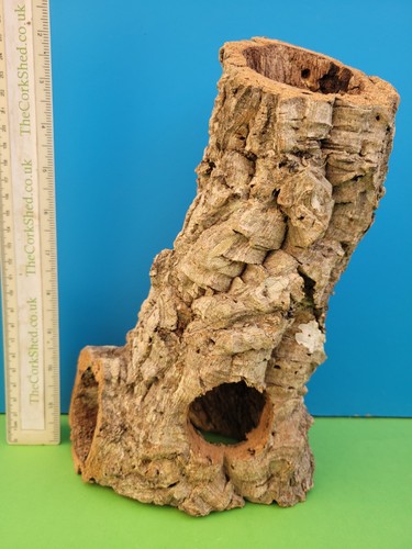 Cork bark tube hide 25cm - bark,