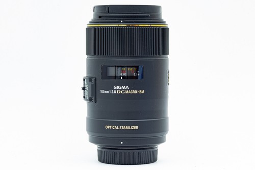 Sigma 105mm macro - 105mm, f/2.8