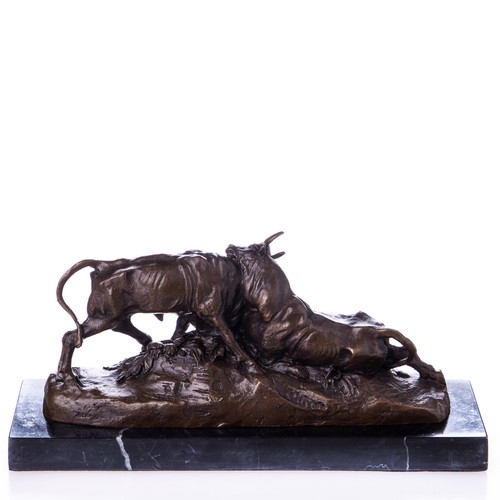 Bronze sculpture fighting - sculpture,