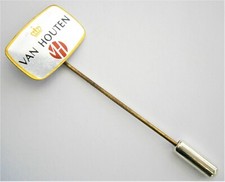 Y111) Vintage Van Houten Chocolates advertising tie lapel pin badge