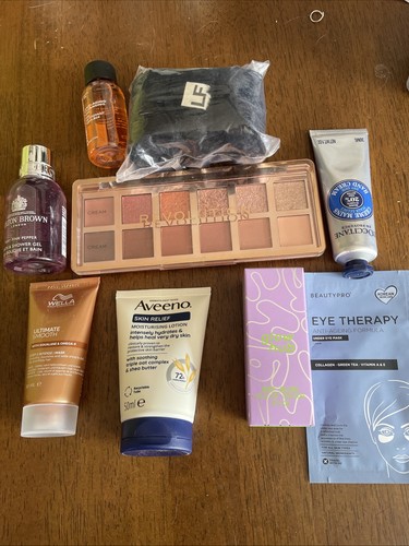 Various make bundle - up, items