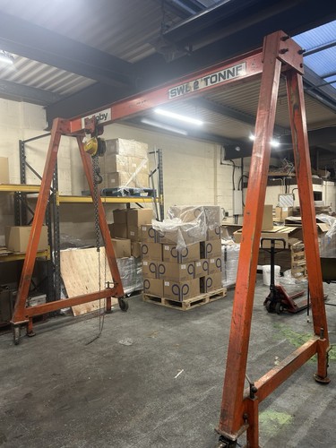 Mobile lifting gantry crane - gantry,