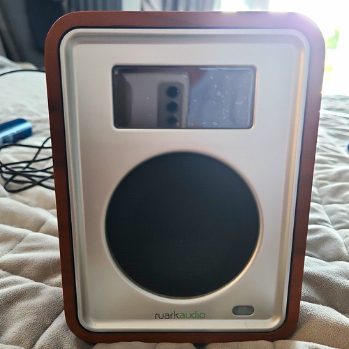 Ruark audio - r1, dock