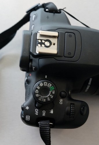 Canon eos 700d 0mp digital - canon,