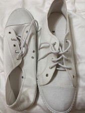 mens white canvas plimsolls