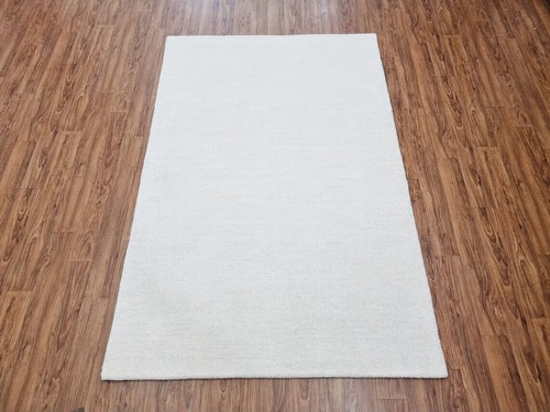 Tufted wool rug hand - hand,