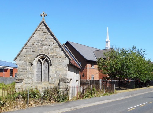Photo 12x8 old chapel next - photo,
