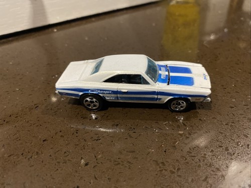 1969 hot wheels dodge charger - hot,