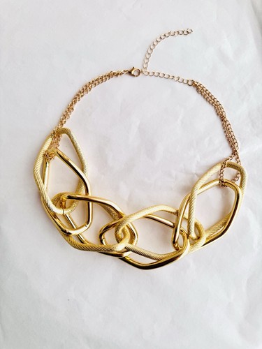 Golden chunky necklace - golden,