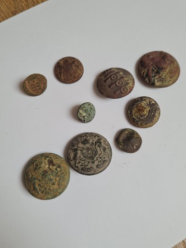 Military buttons british - buttons,