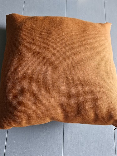Square cushion including - cushion,