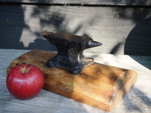 Antique cast iron jewellers - cast,