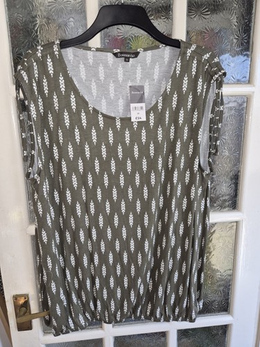 Bnwt khaki vest - bnwt, top