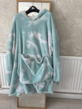 The oodie oversize wearable - the,