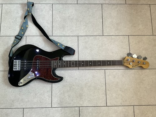 Ventura jazz bass probably mid - ventura,