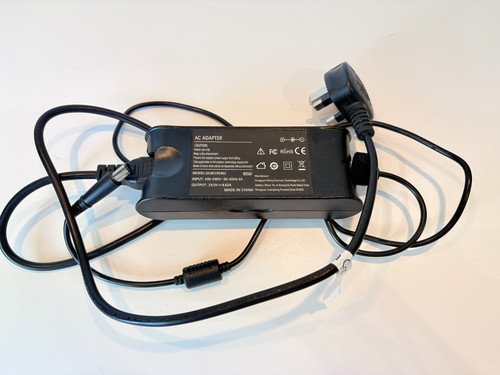 Universal 90w laptop charger - universal,