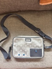 LOUIS VUITTON LV Monogram
