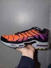 NIKE AIR MAX PLUS TUNED 1