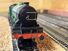 Hornby B17 LNER Steam Locomotive OO Gauge R2185.