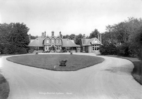 Cottage hospital lytham - cottage,
