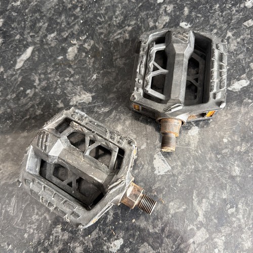 Raleigh burner black pedals - raleigh,