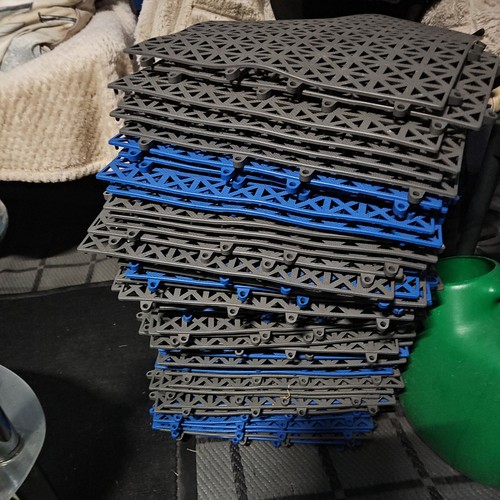 Vented interlocking ribbed - vented,