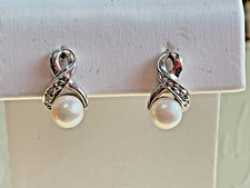 10k White Gold Pearl & Diamond