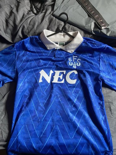 Retro everton home kit - everton,