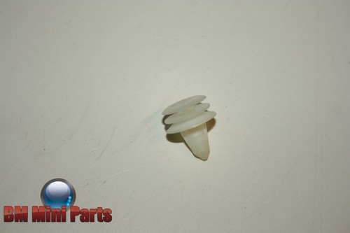 Bmw trim clip - bmw,