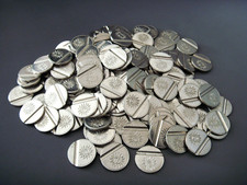 VINTAGE FRUIT MACHINE SLOT TOKENS LOT x154 COINS SMILEY SUN FACE 24mm SILVER