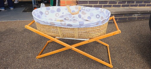 Beautiful moses basket with