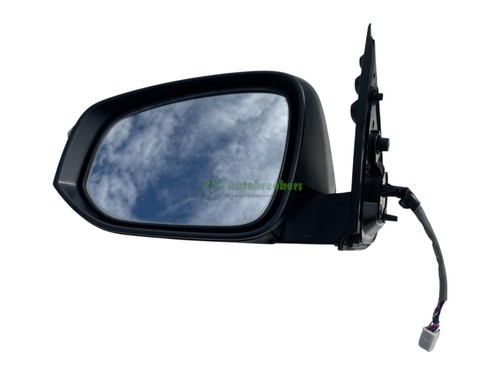 Toyota hilux wing mirror - toyota,