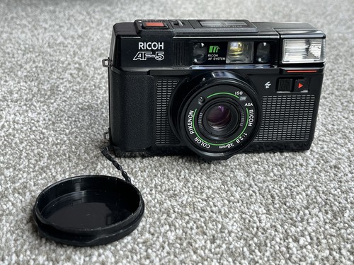 Ricoh 38mm point - f2.8,