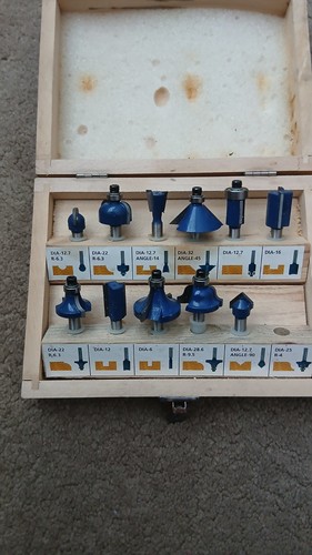 Small router bit set missing - small,