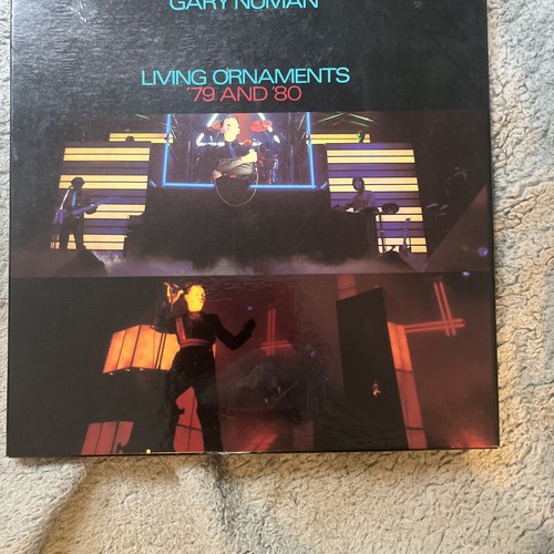 Gary numan living - gary,