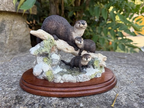 Border fine arts otter cubs - fine,