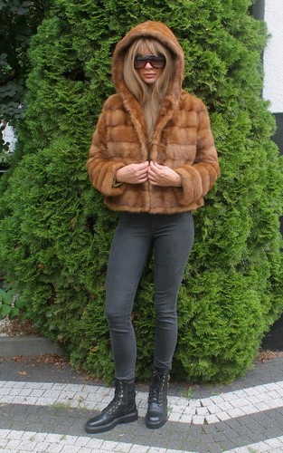100 real ranch mink fur - 100%,