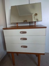 schreiber dressing table and