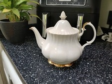 ROYAL ALBERT VAL D` OR LARGE TEAPOT