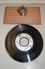 Dinker for jukebox records