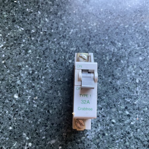 Crabtree amp type m6 mcb - 32,