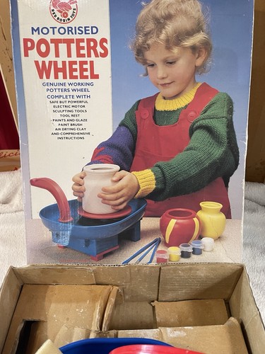 Potters wheel red - potters, robin