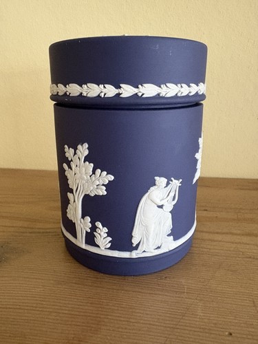 Wedgwood dark blue jasperware - dark,